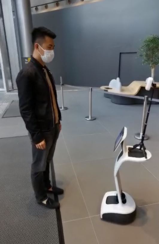 服務機械人抗疫 減接觸隔離病毒