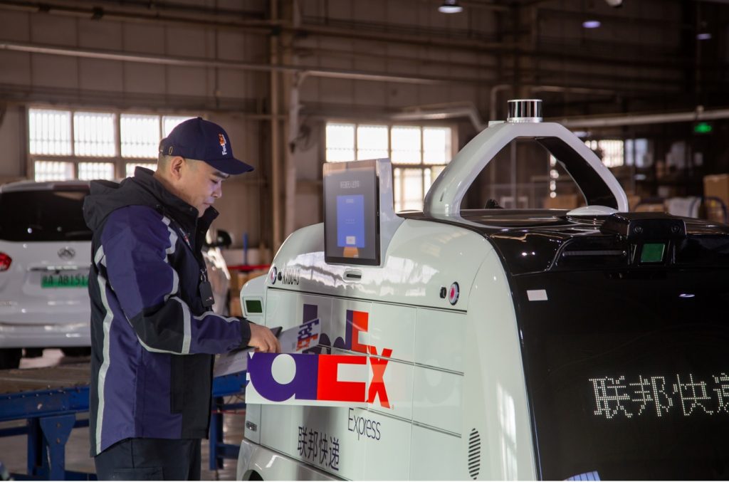 FedEx無人駕駛北京出勤 支援送貨最後一里