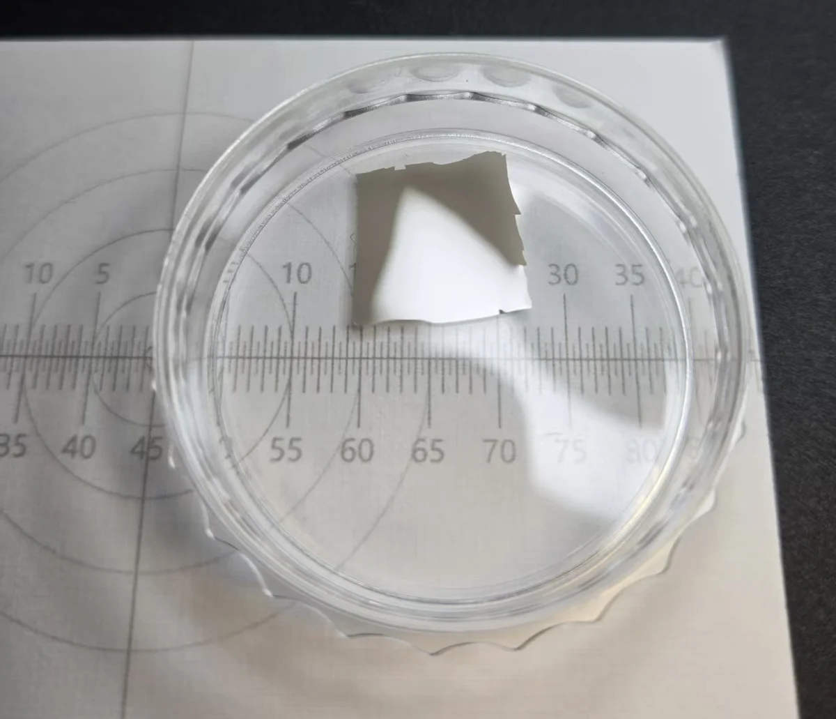 港大團隊展示其創新性鑽石薄膜技術成果